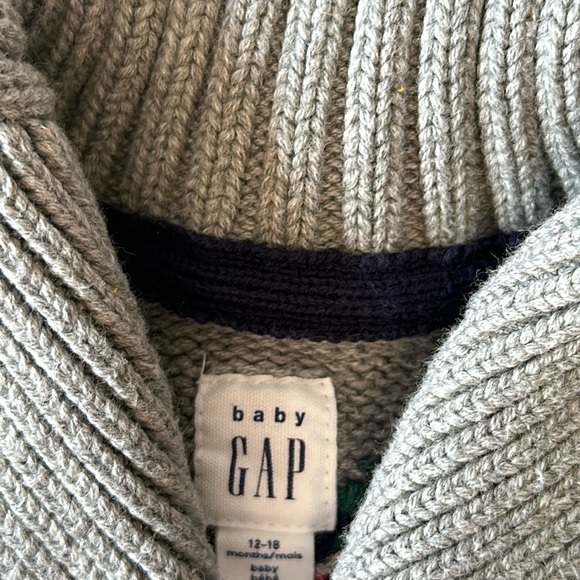 GAP  Baby - Knit button down cardigan - Picture 2 of 4